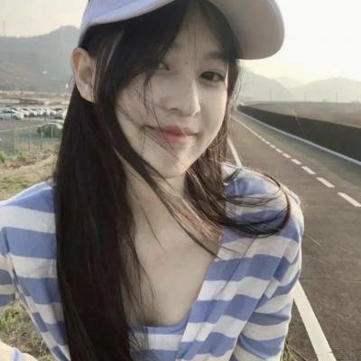 我的同桌是校花